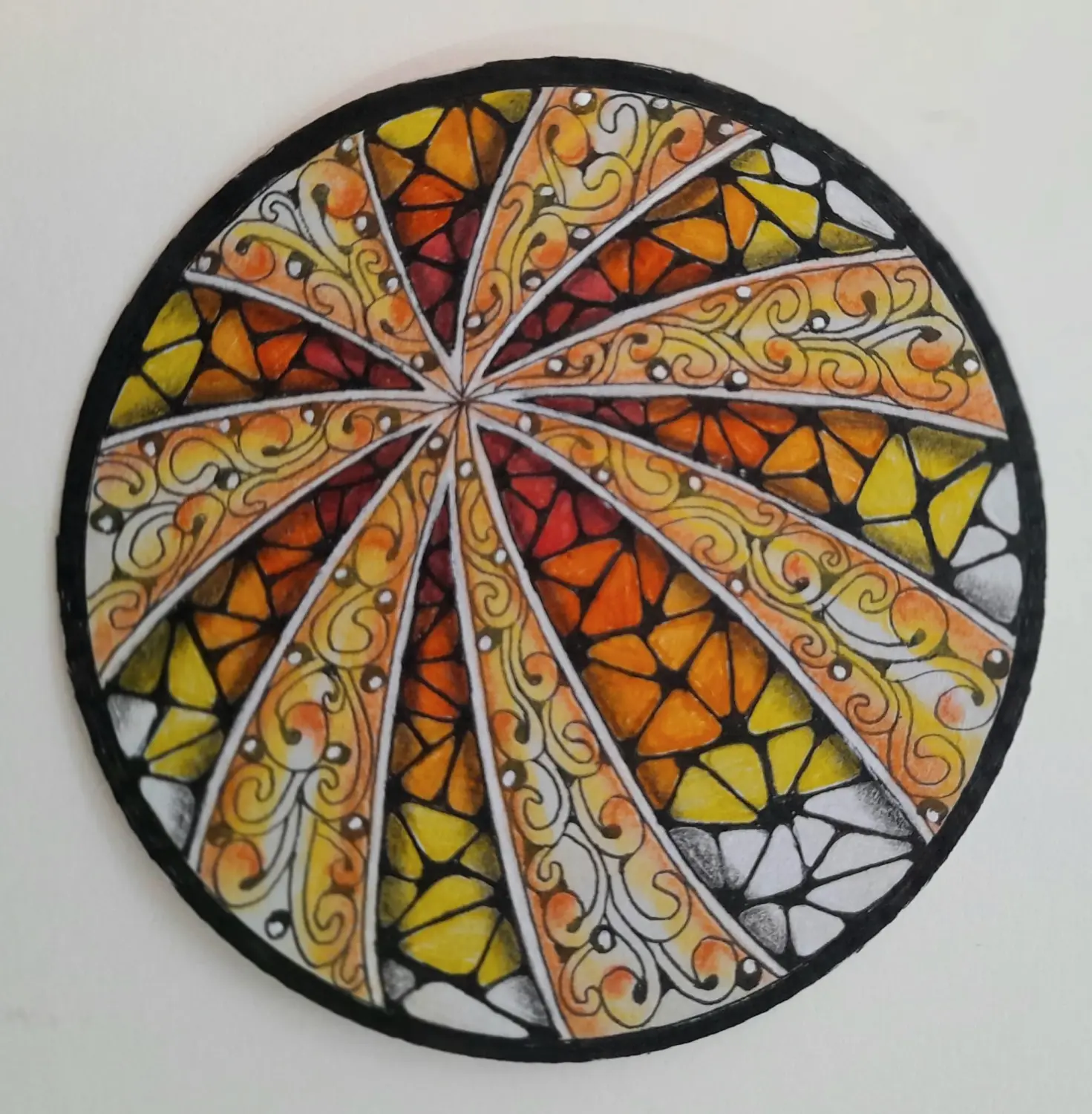 Happytangle, Zentangle® Fliesen rund, kleine Dreiecke und Linien, Referenzbild